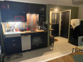 FREJUS VAR APPARTEMENT 150 m DES PLAGES